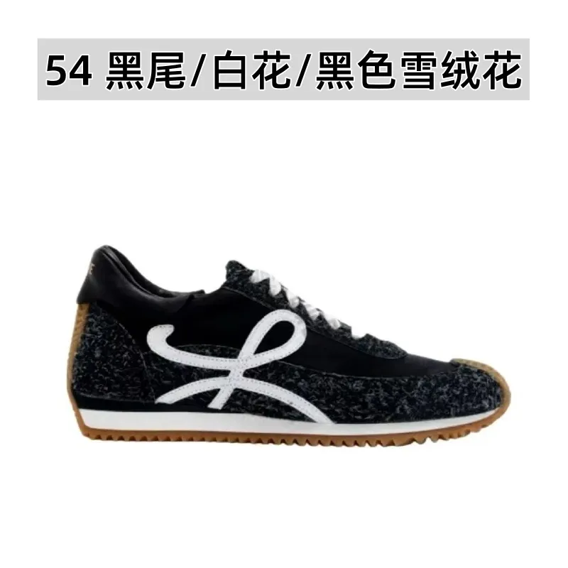 👟👟Ex-factory price 520👟👟 Men's size +10 Super 🔥Hot [LOEWE·Loewe] Forrest Gump shoes, invincible foot feel! The most popular model of the year, shoes with high moral training inside! 2025 new product series 💯Spliced ​​upper. The hidden inner height is soft and comfortable, and the minimalist style is very eye-catching. It is very advanced no matter how you match it. The heel design is novel. Soft and comfortable, and the splicing is light and comfortable: the foot feels invincible. It is rated as the most comfortable running style. It feels like walking on flat ground❤️Original details! The low-cut shoes have the initials of the brand logo on the side, making them a must-have for your shoe cabinet! Upper: imported suede + cowhide + original cloth splicing, cowhide foot pads, original customized abrasive tool combination outsole! Original packaging! 🏆 ✦Upper: imported suede + cowhide + original fabric splicing ✦Insole: movable latex cowhide insole ✦Outsole: original molded TPU combination outsole ✦Female size: 35--40, ✦Male size: 39--45,